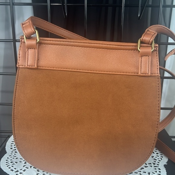 Vintage long strap shoulder bag. Faux Leather/suede with faux leather tassel. - Picture 3 of 9